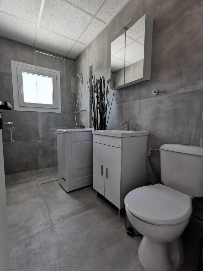 Ikarus Apartment Athena Bagian luar foto