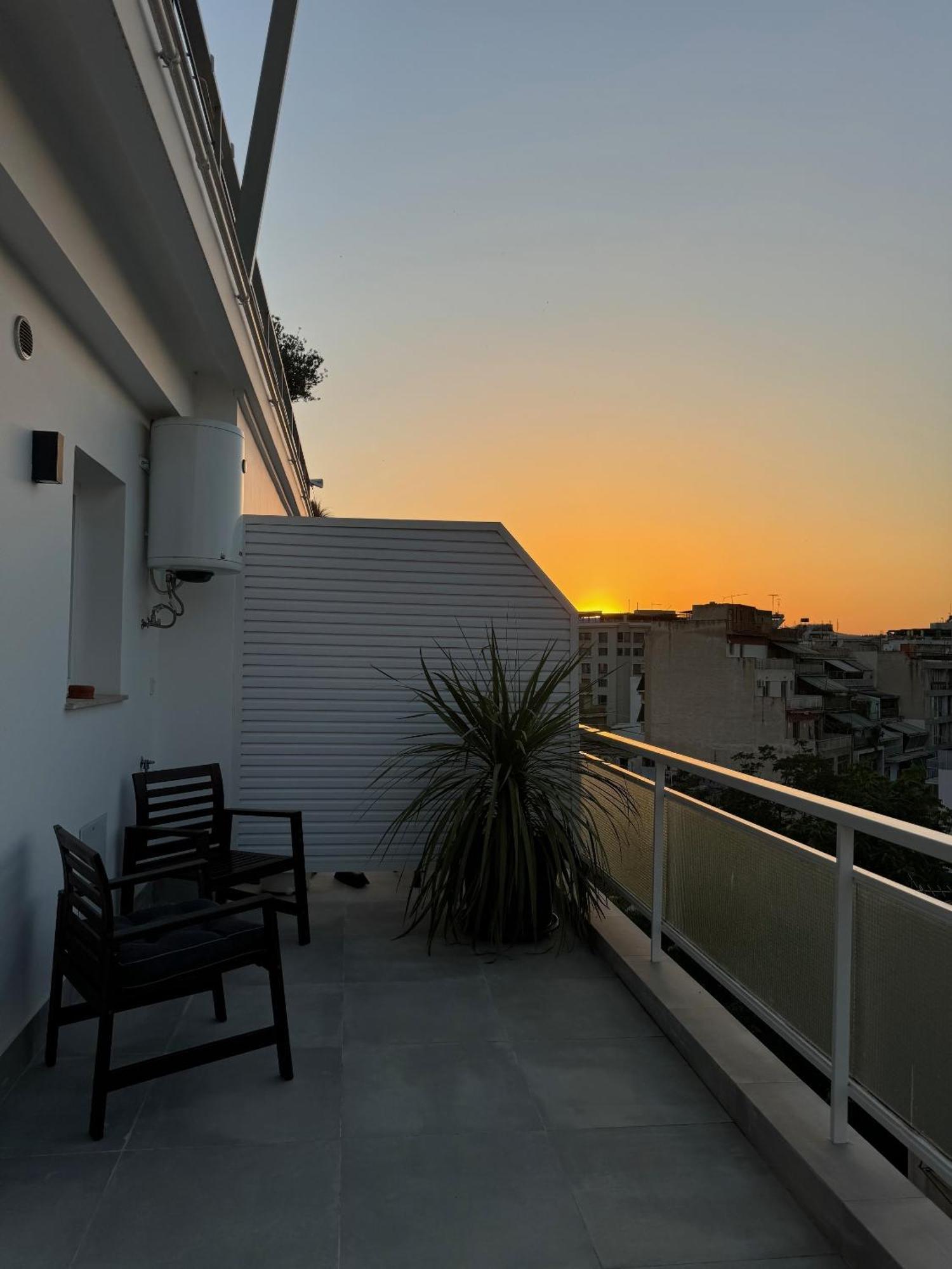 Ikarus Apartment Athena Bagian luar foto